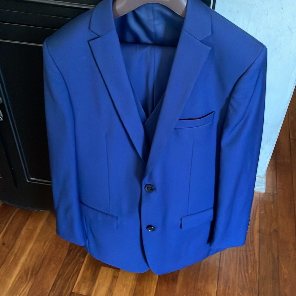JODANO Italian 3-piece Boy’s Royal Blue Suit Size 18